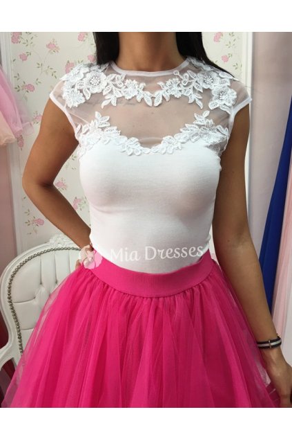 Poškodený tovar - Biely top so sieťkou zdobenou kvietkami (Velikost S)