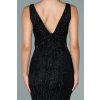Čierne priliehavé šaty s flitrami (Velikost M)