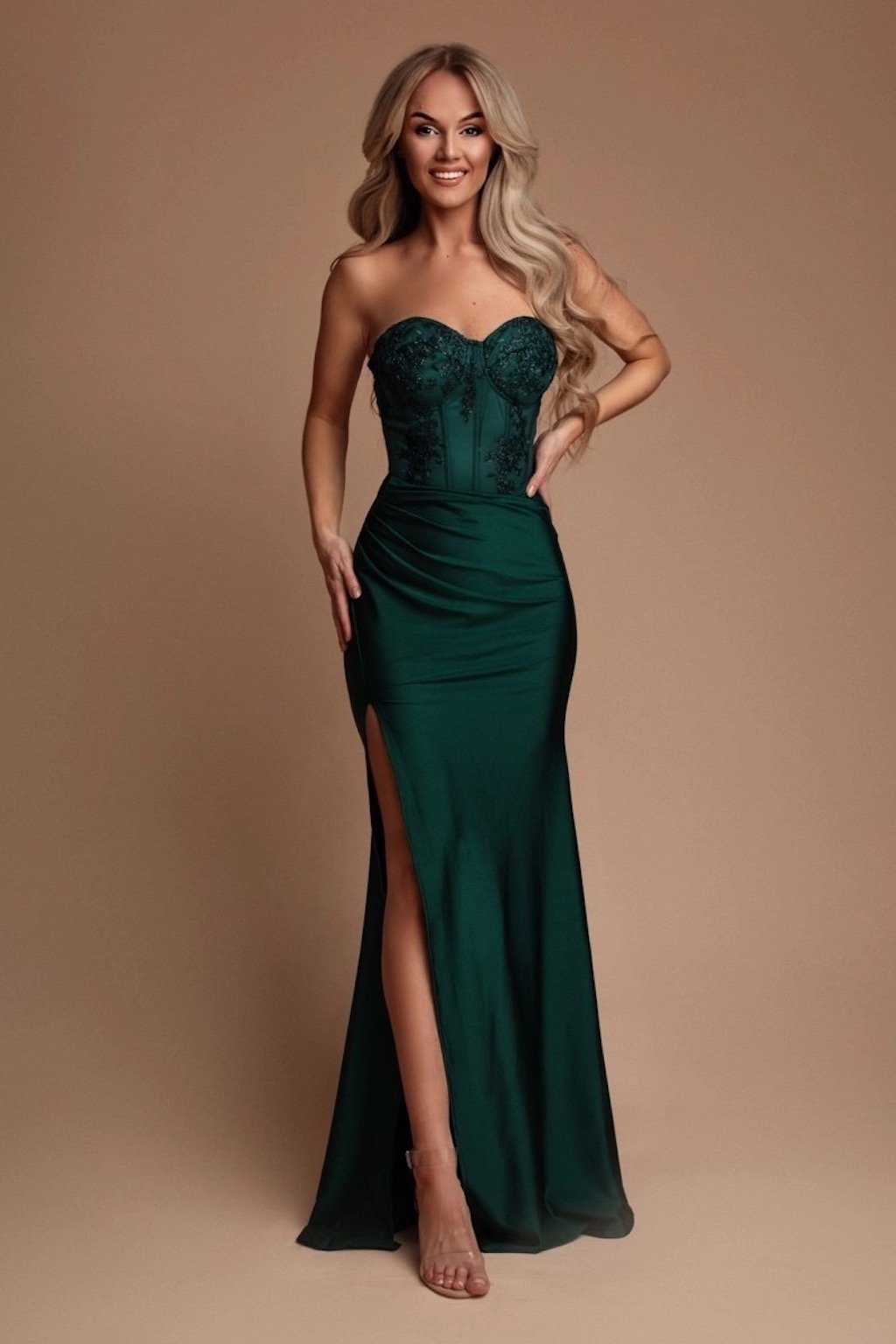 Smaragdové priliehavé šaty s krajkou (Méret L)