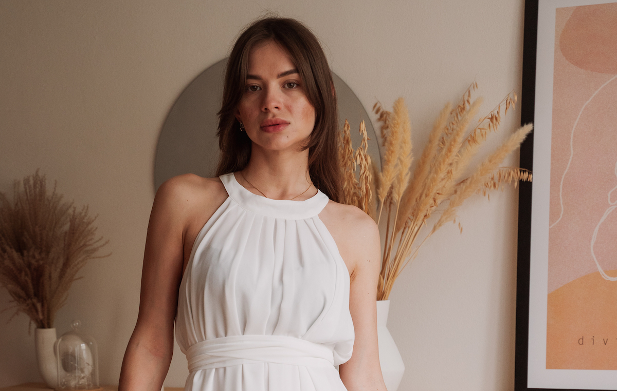 Letné šaty okolo krku