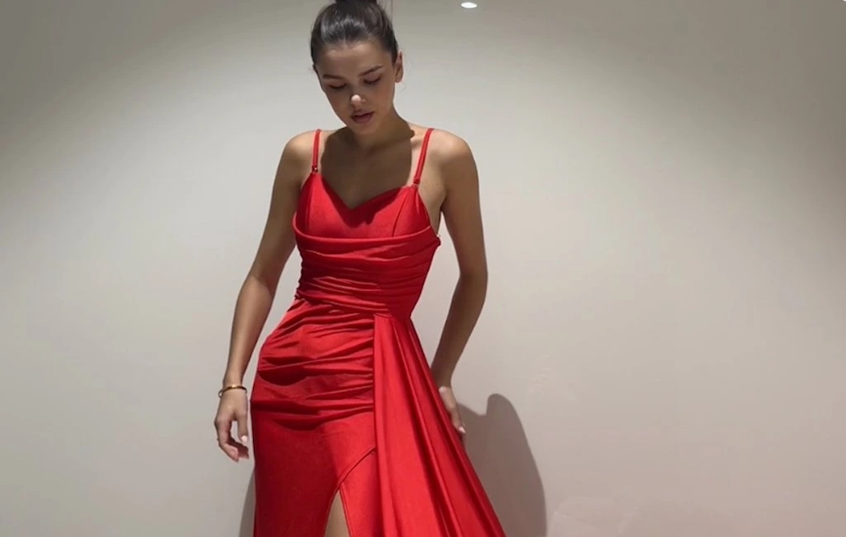 Nový trend v spoločenských šatách