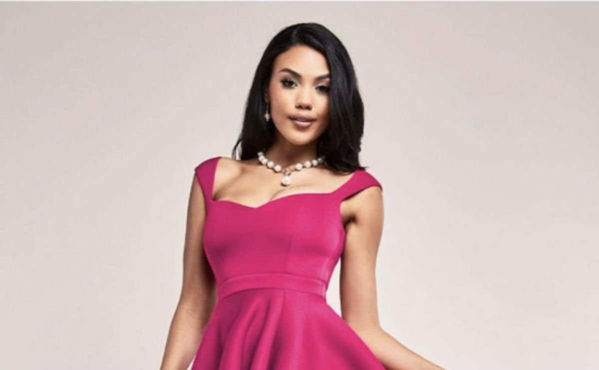 Šaty pre Snehulienku: Ktoré letné farby pristanú čiernovláskam?