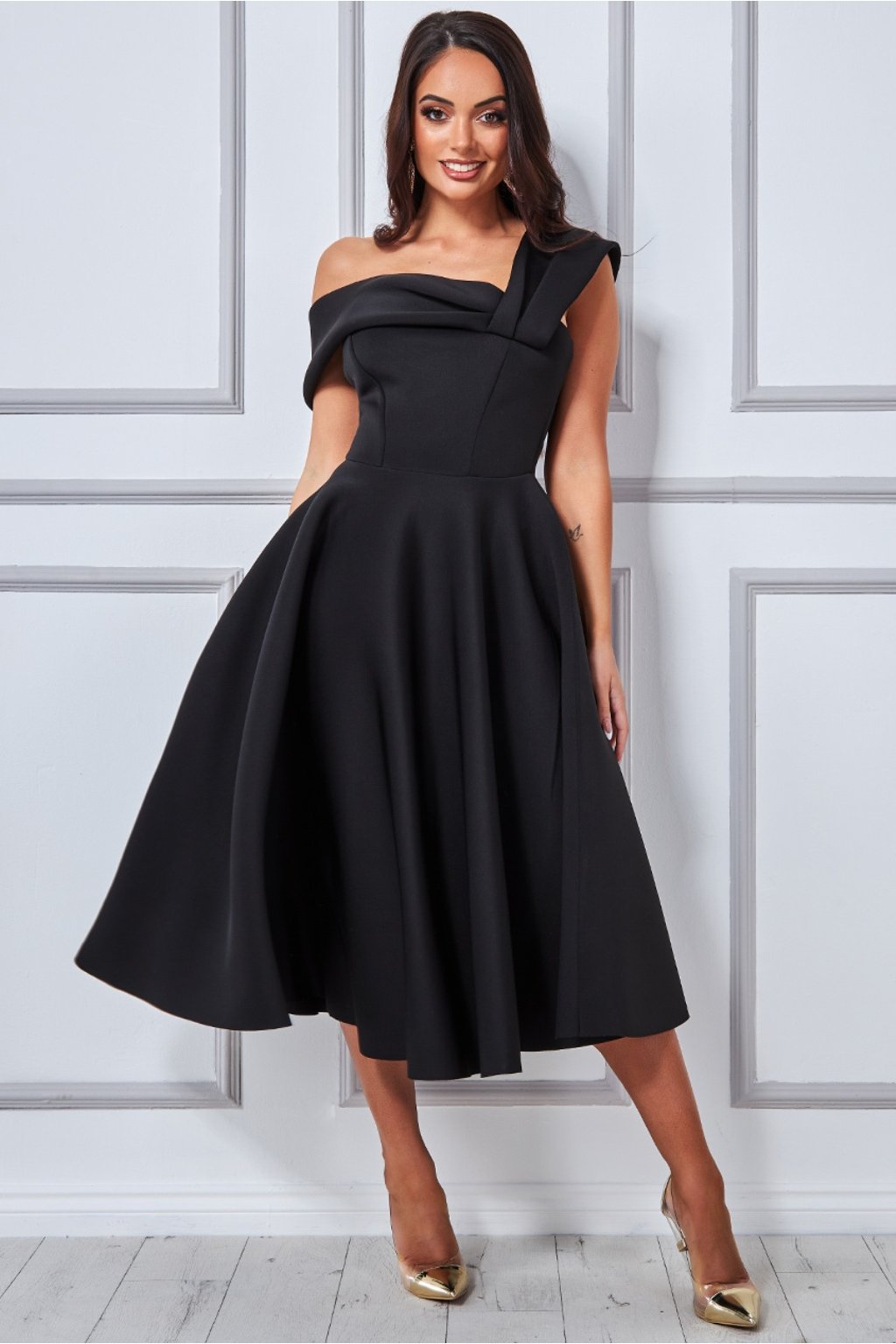 Čierne midi šaty s áčkovou sukňou