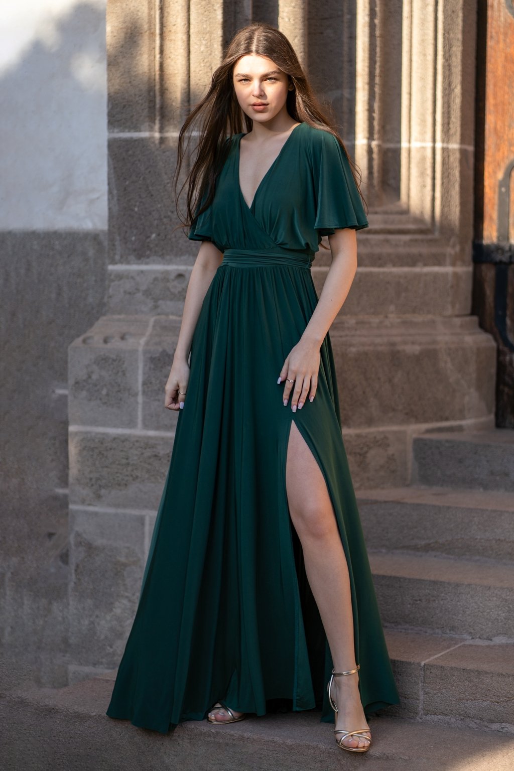 Zelené dlhé spoločenské šaty s voľnými rukávmi - Mia Dresses