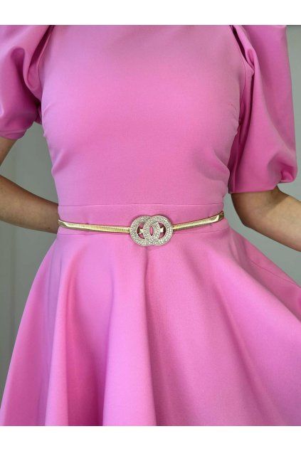 Zlatý kovový opasok