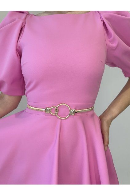 Zlatý kovový opasok