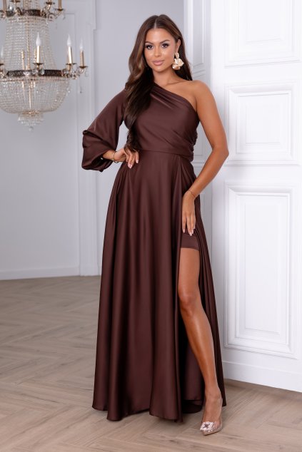 Hnedé saténové šaty s jednym rukávom