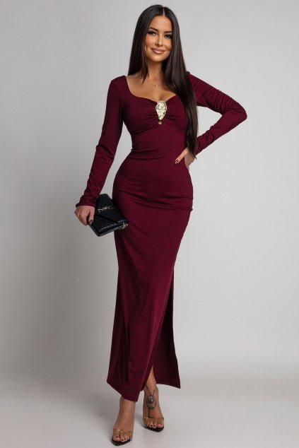 Bordové priliehavé šaty so zlatou aplikáciou