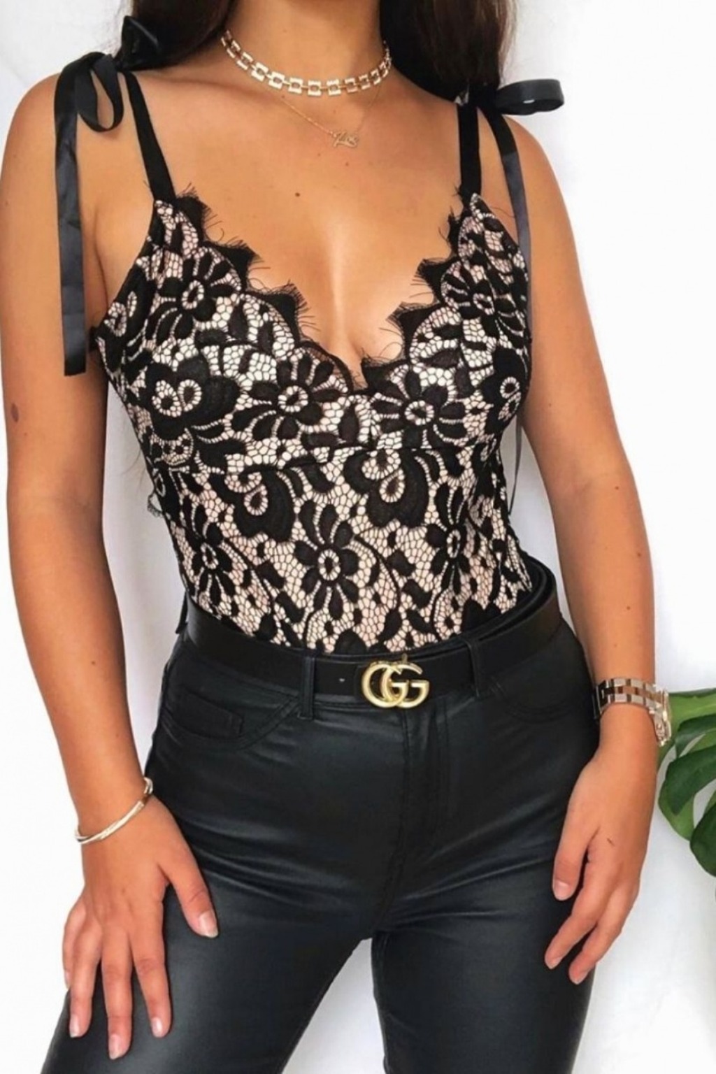 Čierne čipkované body s mašličkami Veľkosť: L