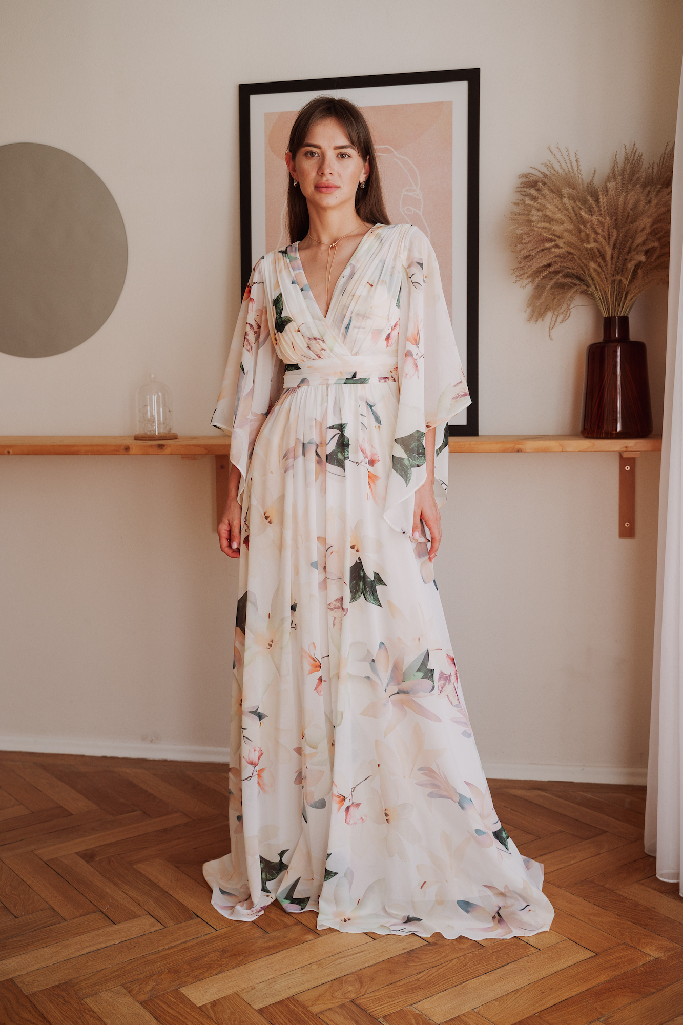 Eva & Lola Smotanové kvetinové šaty s voľnými rukávmi Veľkosť: S