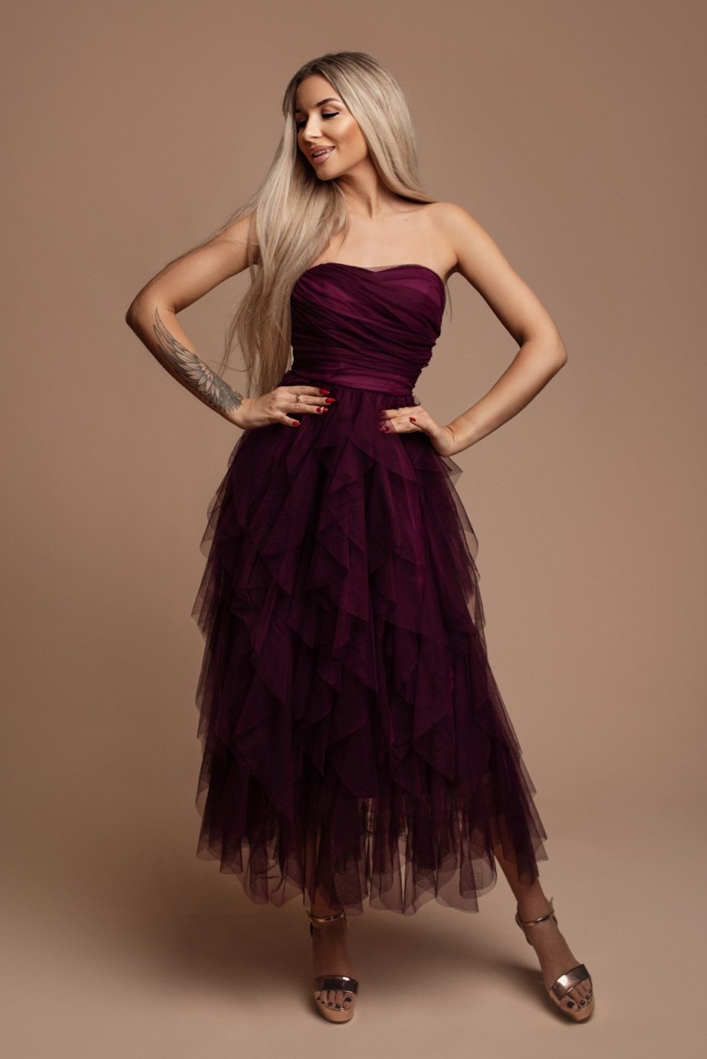 Eva & Lola Purpurové midi šaty s nariaseným tylom Veľkosť: S