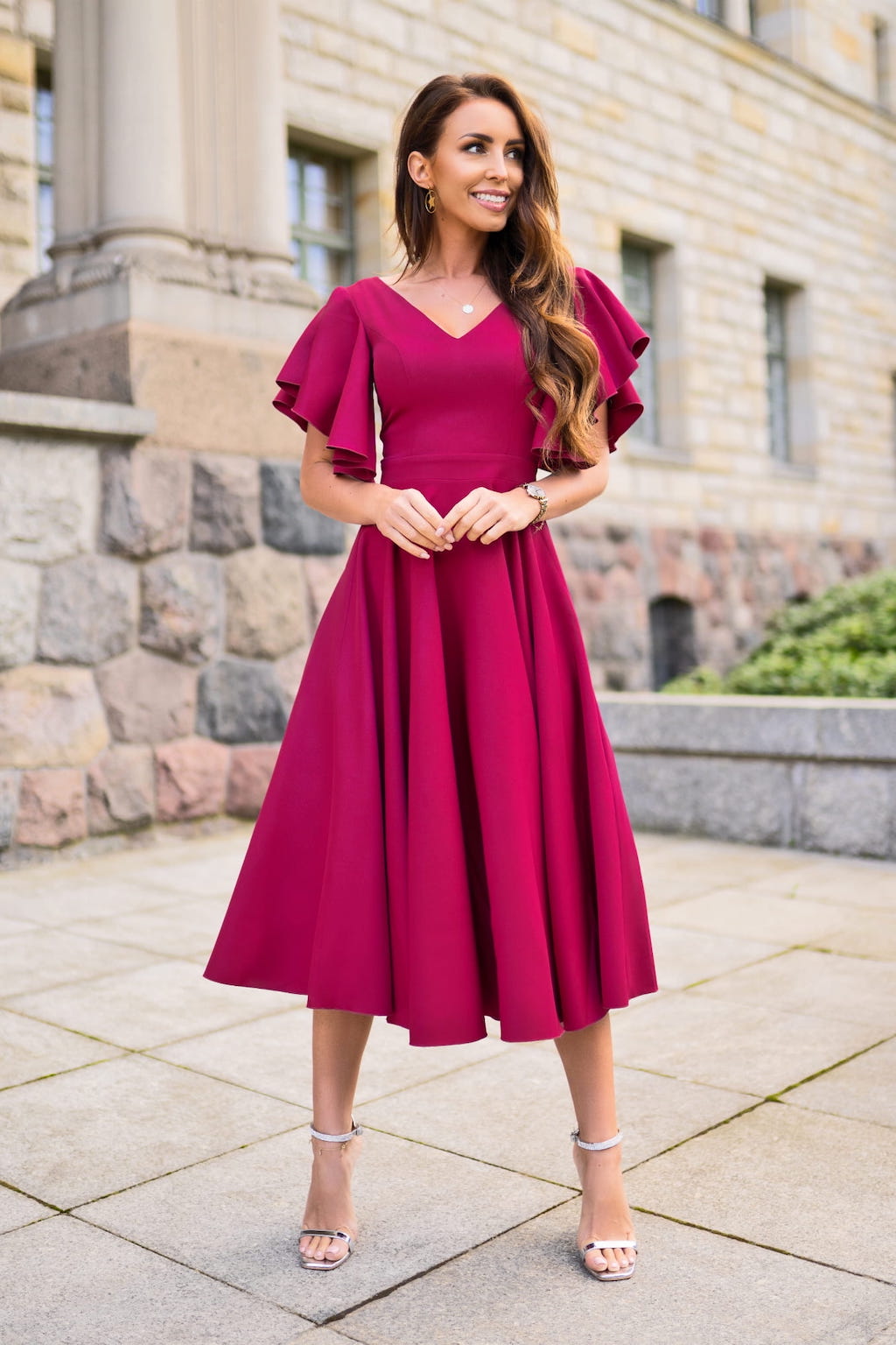Warsaw Dress Malinové midi šaty s volánovými rukávmi Veľkosť: XS