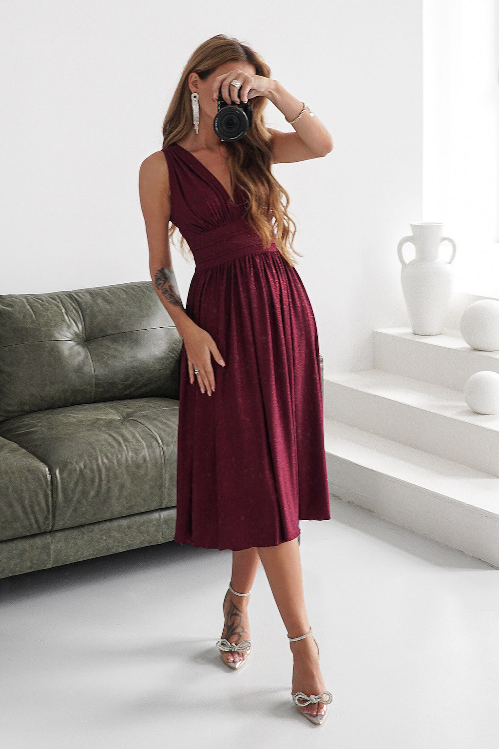Warsaw Dress Purpurové trblietavé midi šaty Veľkosť: XS