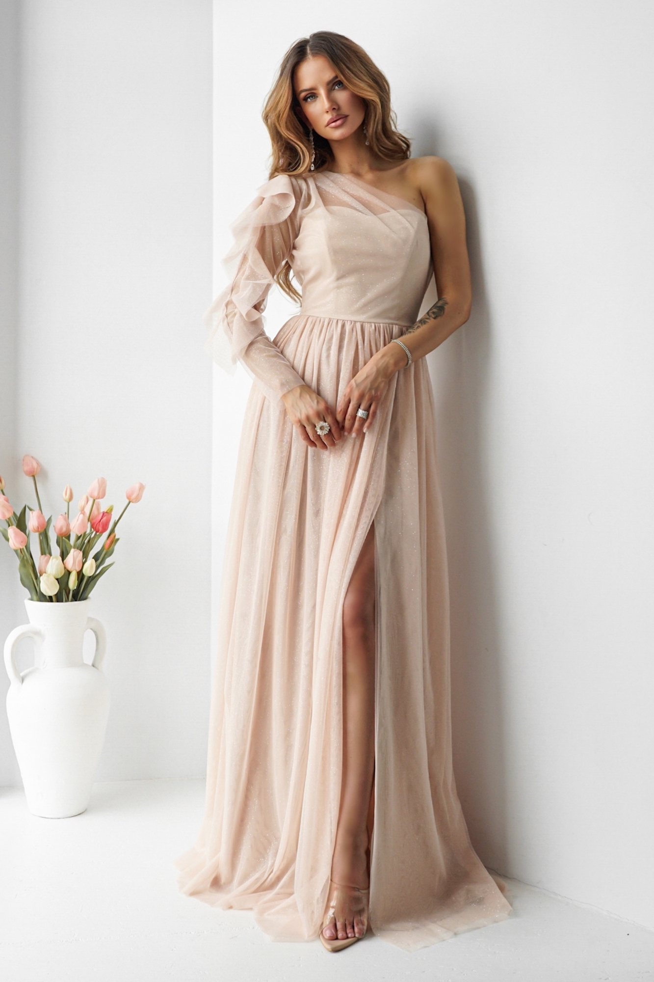 Warsaw Dress Béžové tylové trblietavé šaty Veľkosť: XS