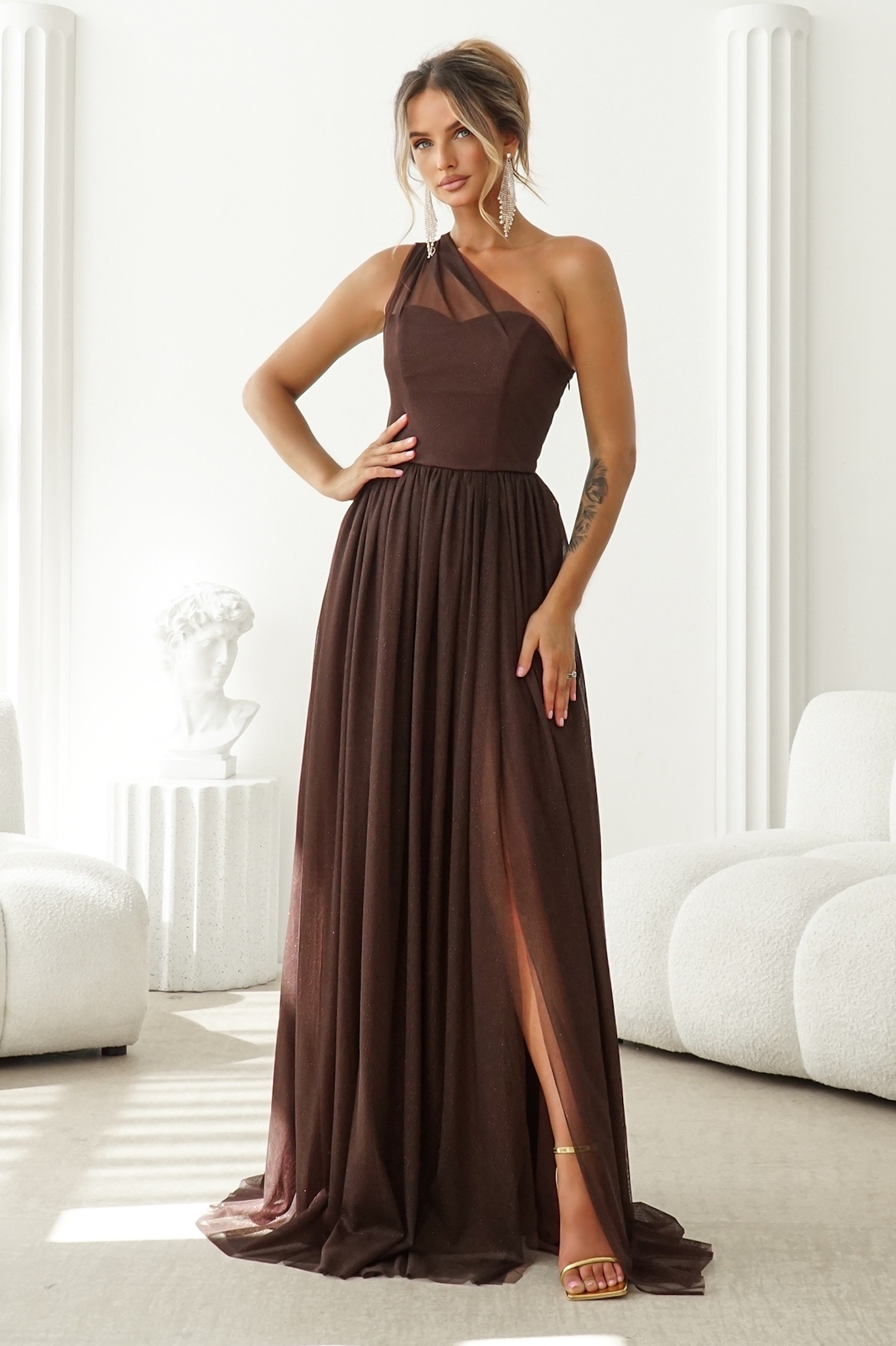 Warsaw Dress Hnedé tylové trblietavé šaty Veľkosť: L