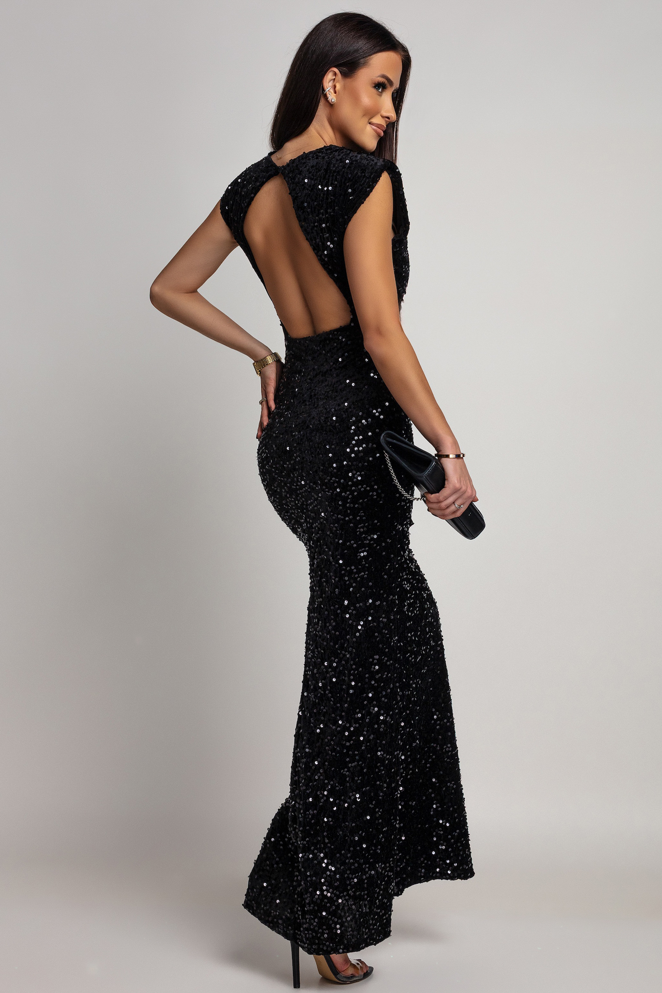 Azzurra Čierne flitrované šaty s odhaleným chrbtom Veľkosť: UNI