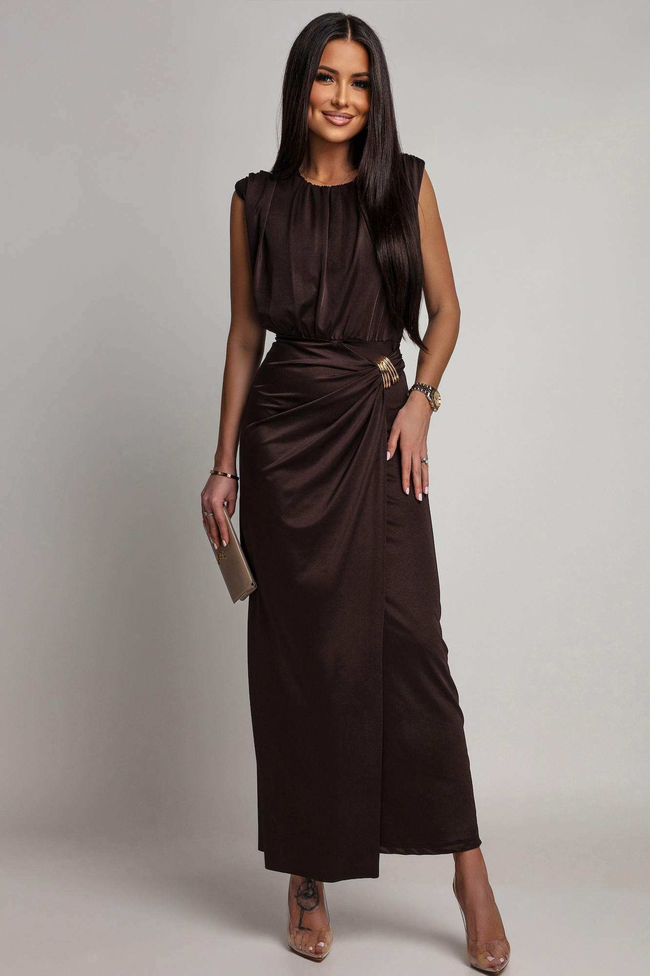 Azzurra Hnedé priliehavé šaty so zlatou aplikáciou Veľkosť: UNI