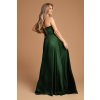 Smaragdové saténové šaty s rozparkom