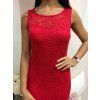 Červené čipkované spoločenské šaty