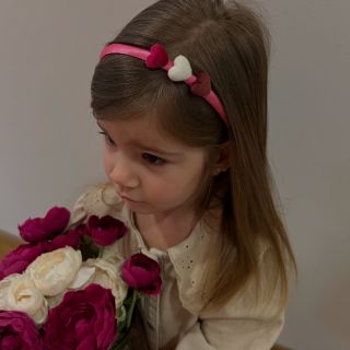 Srdíčková čelenka ❤️🩷🤍 • 150 Kč