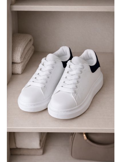Bieločierne dámske tenisky na platforme