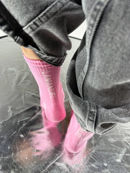 Dámske ponožky EDIT crew - ružové  Športové ponožky s kontrastným logom