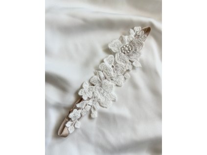 Svatební podvazek z bavlněné krajky
