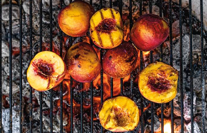 GRILOVANÉ BROSKYNE NA FOGO