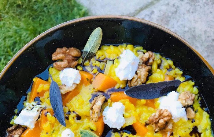 TEKVICOVÉ RISOTTO S KOZÍM SYROM A ORECHMI