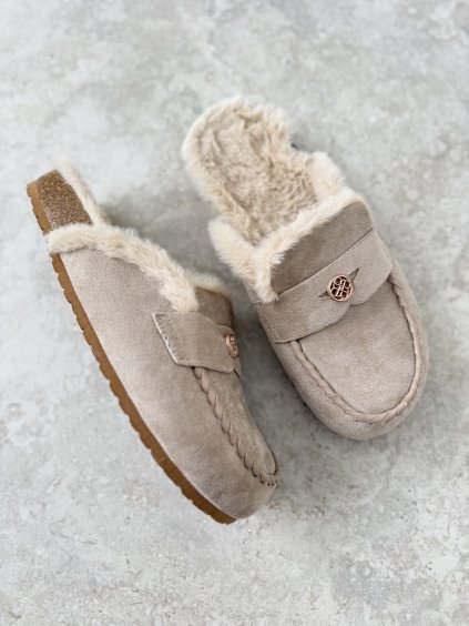 Faux fur slippers