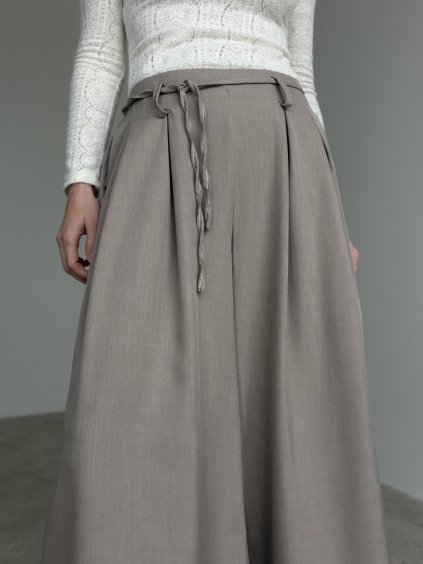 Wide-leg trousers
