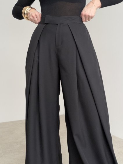 Wide-leg trousers