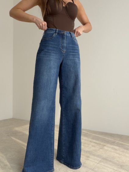 Wide-leg jeans