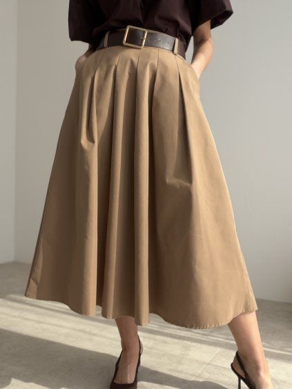 Skirt with belt