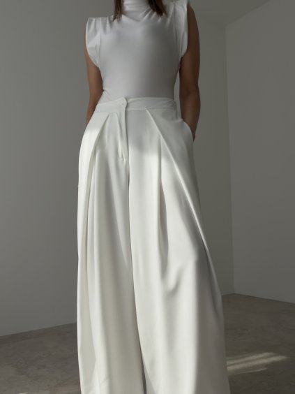 Wide-leg trousers