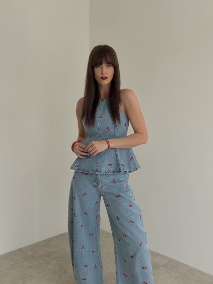 Embroidered set