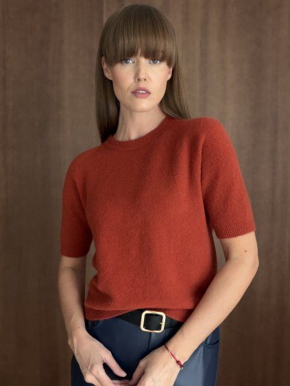 Short-sleeved sweater