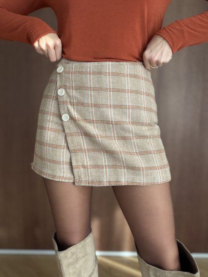 Karo skort
