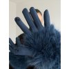 Gloves with fur