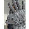 Gloves with fur