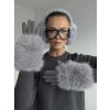 Gloves with fur