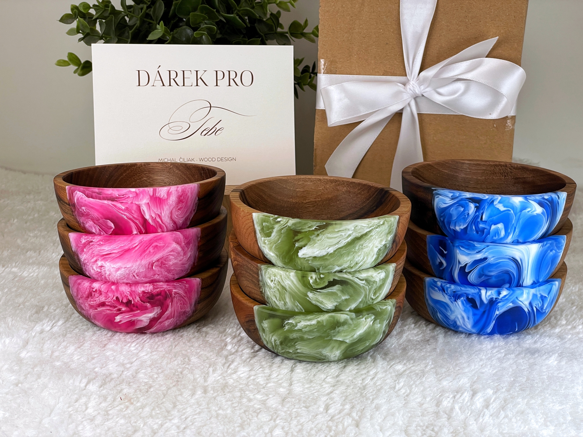 Designová dřevěná miska s pryskyřicí FOREST – zelená