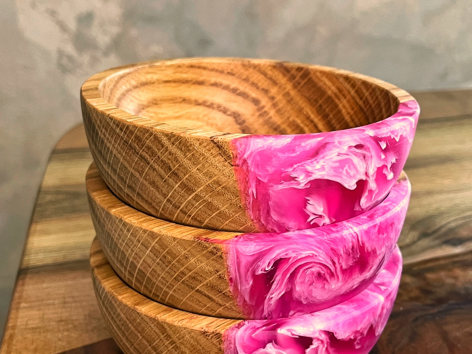 Detail pryskyřice a struktury dřeva