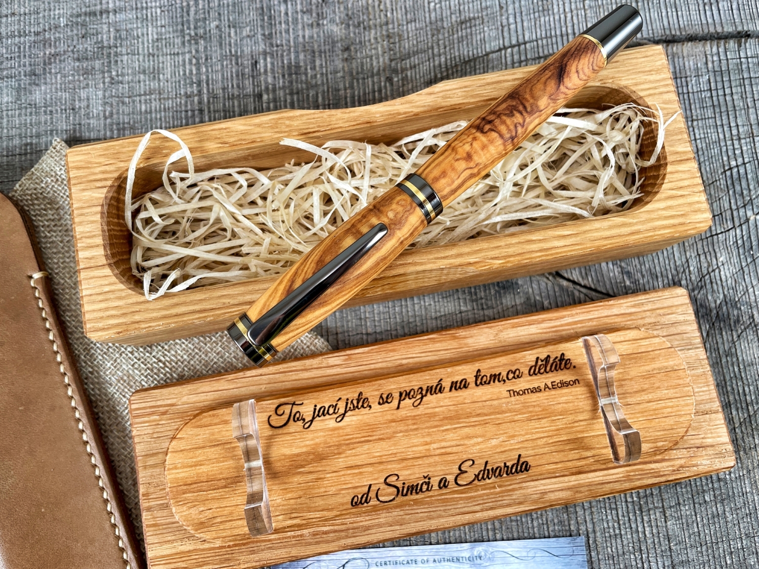 Limitált kiadású fa toll