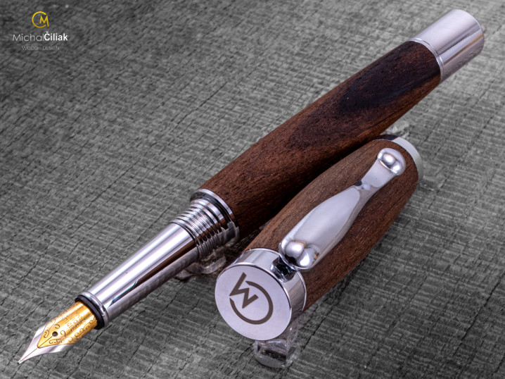 darek pro muze darkove pero s gravirovanim plnici kulickove drevene 1 3952