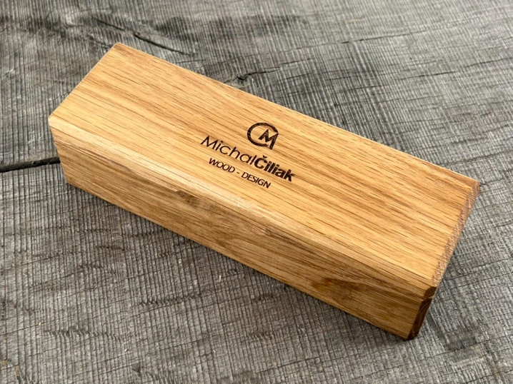 Oak wood box