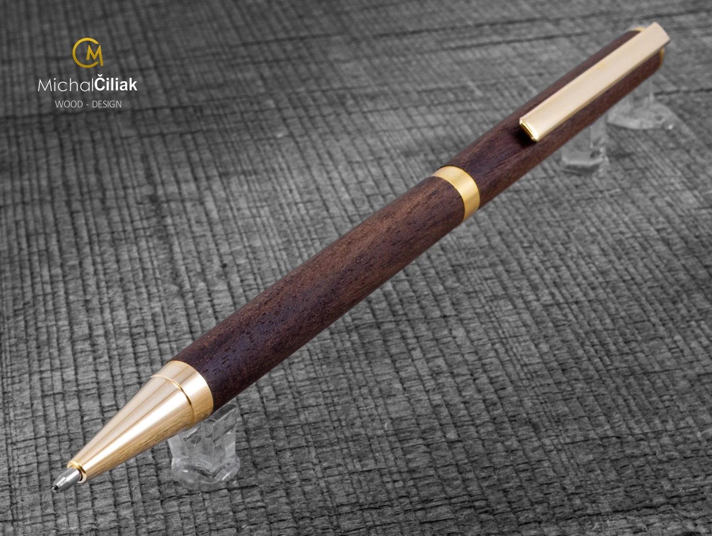 Handgefertigter Holzdrehkugelschreiber - Amerikanischer Nussbaum - Slimline gold