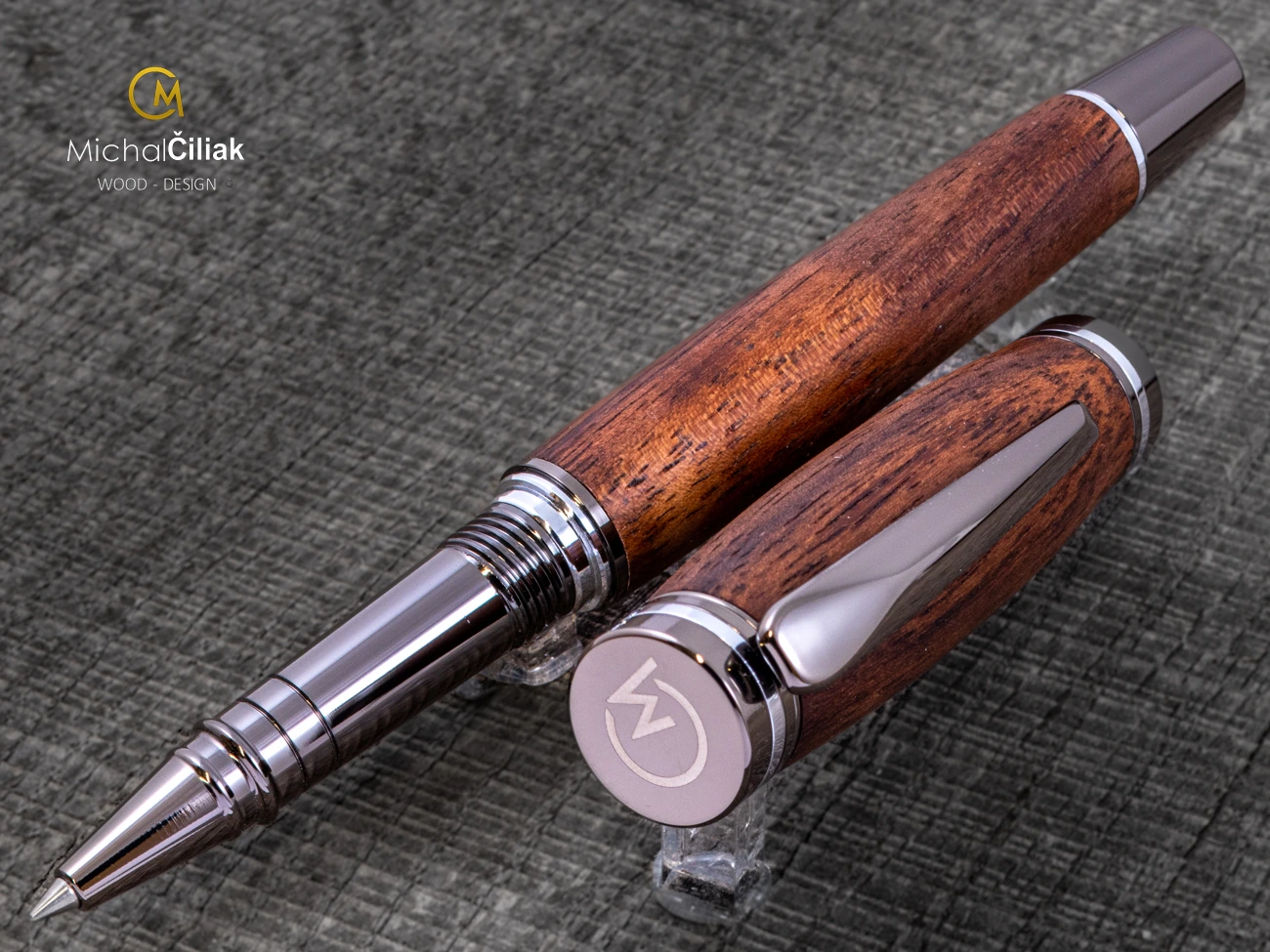 Handgefertigter Holzkugelschreiber - Amerikanischer Nussbaum - Brilliance gunmetal chrome