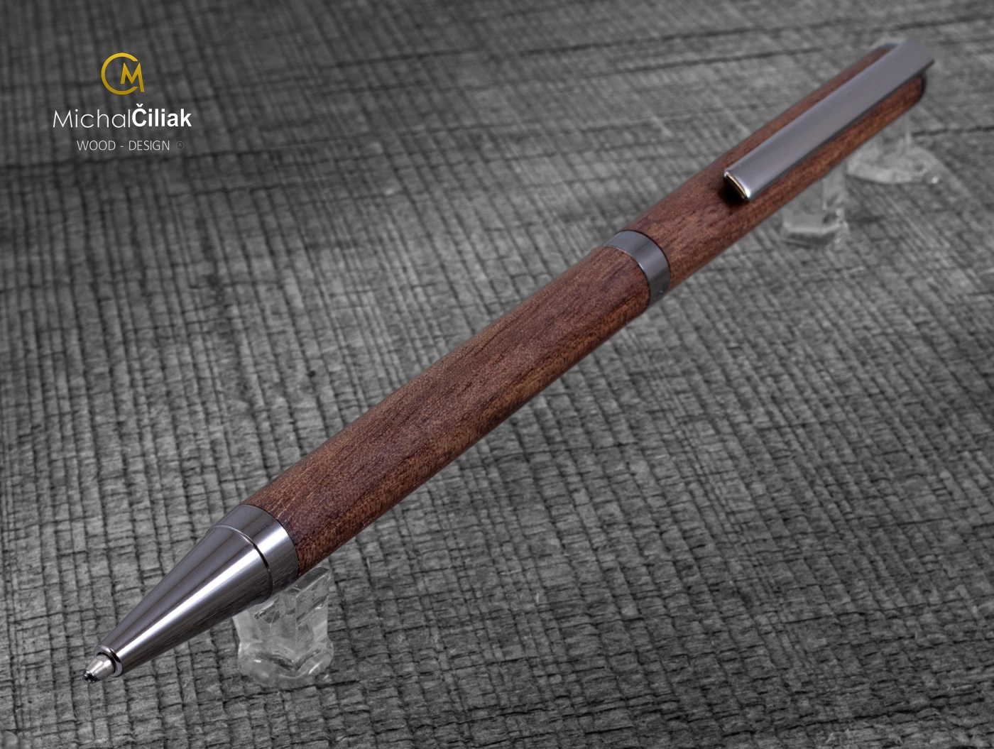 Drevené pero pero Superior Americký orech - Slimline gunmetal