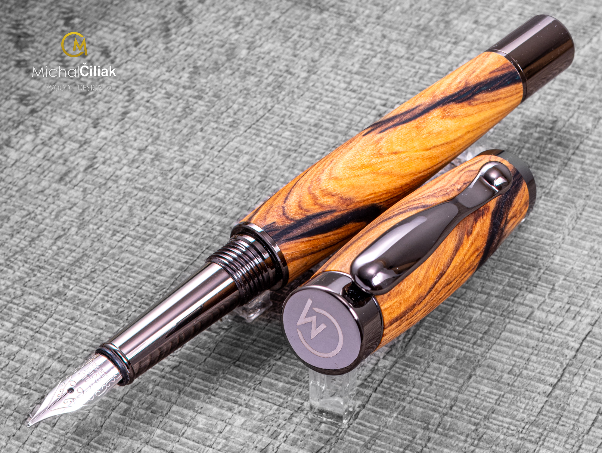 Dřevěné plnící pero Superior Olivovník & pryskyřice - Elegant gunmetal